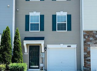 318 Rumbling Rock Rd, Hedgesville, WV 25427