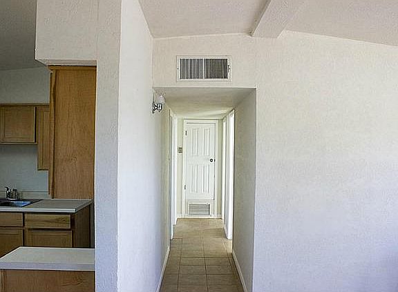 5th image of 1052 Francine St