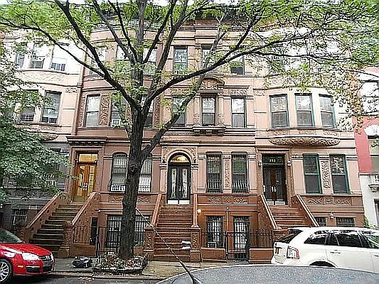 2nd image of 250 W 137th St