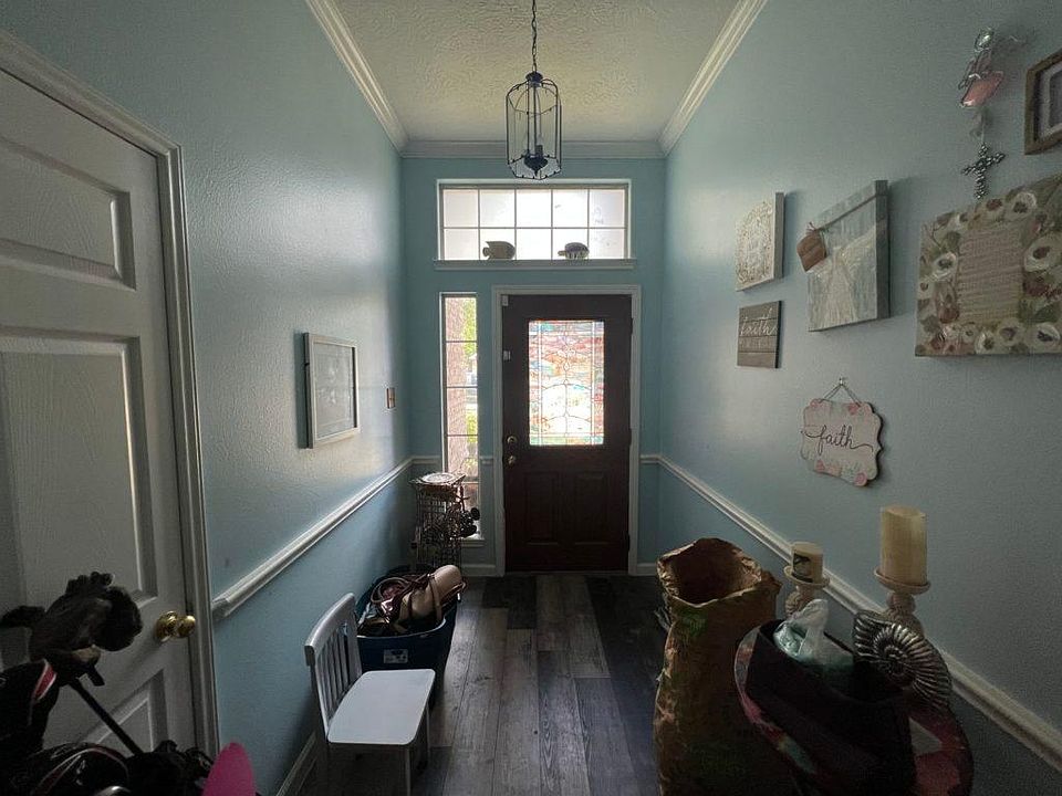 2nd image of 9805 King Arthur Ct