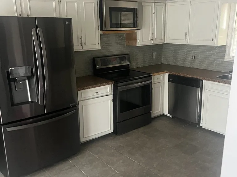 3001 Lansing Ave — Photo 4