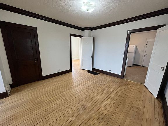 5th image of 421-423 E 5th St #Bdbd2b7ea