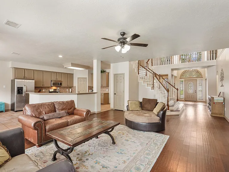 2911 Mossy Log Ct — Photo 11