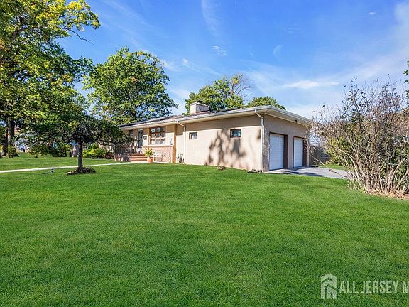 5th image of 531 Chestnut St