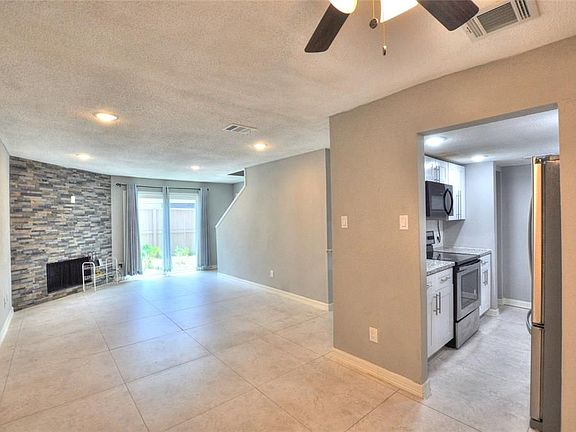 4th image of 9545 Pagewood Ln
