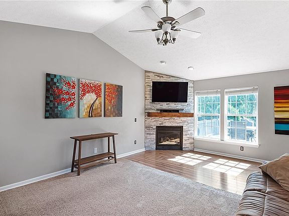 5th image of 5585 Rosemont Way