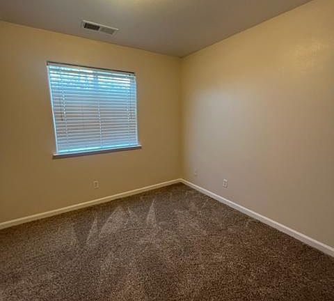 5th image of 3845 Primrose St