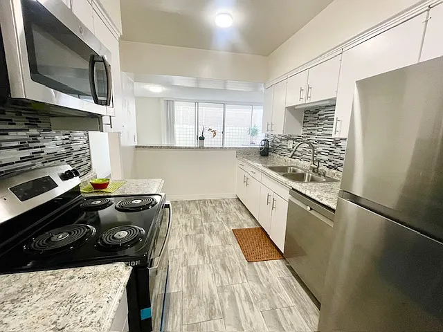 Occidental Towers Apartments — Photo 176