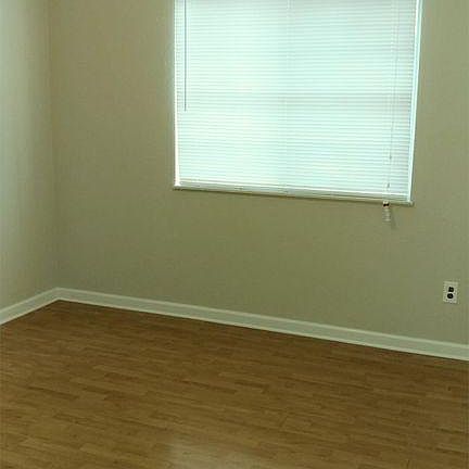 4th image of 2833 Jersey Ave
