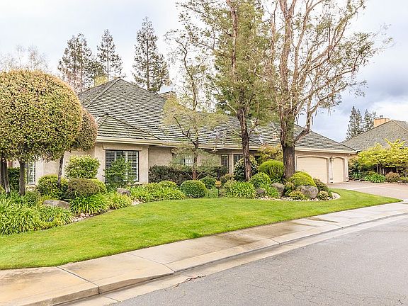 3rd image of 2352 Grenoble Dr