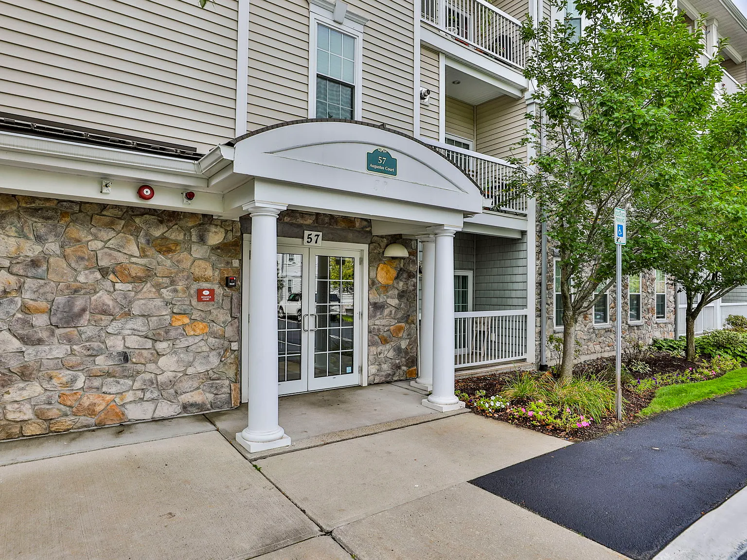 2 bed, 1325 sqft, $3,250 — Photo 2