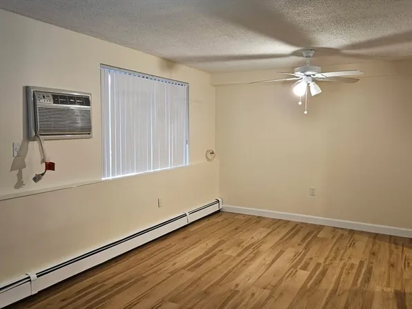 688 Boston Post Rd E APT 103, Marlborough, MA 01752