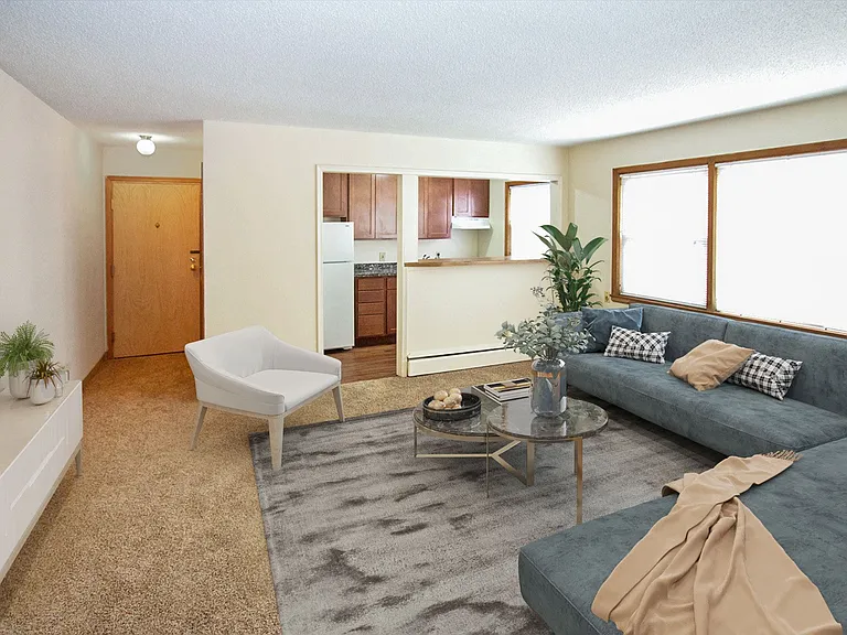 1600 Ford Pkwy — Photo 1