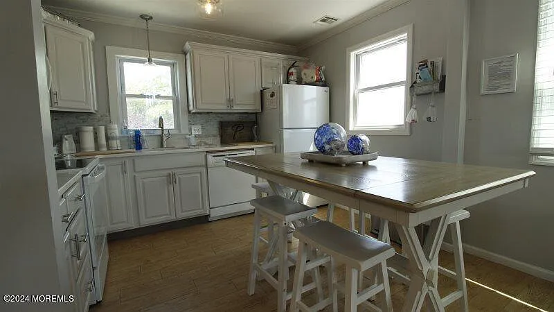 4 bed, 1376 sqft, $2,700 — Photo 4
