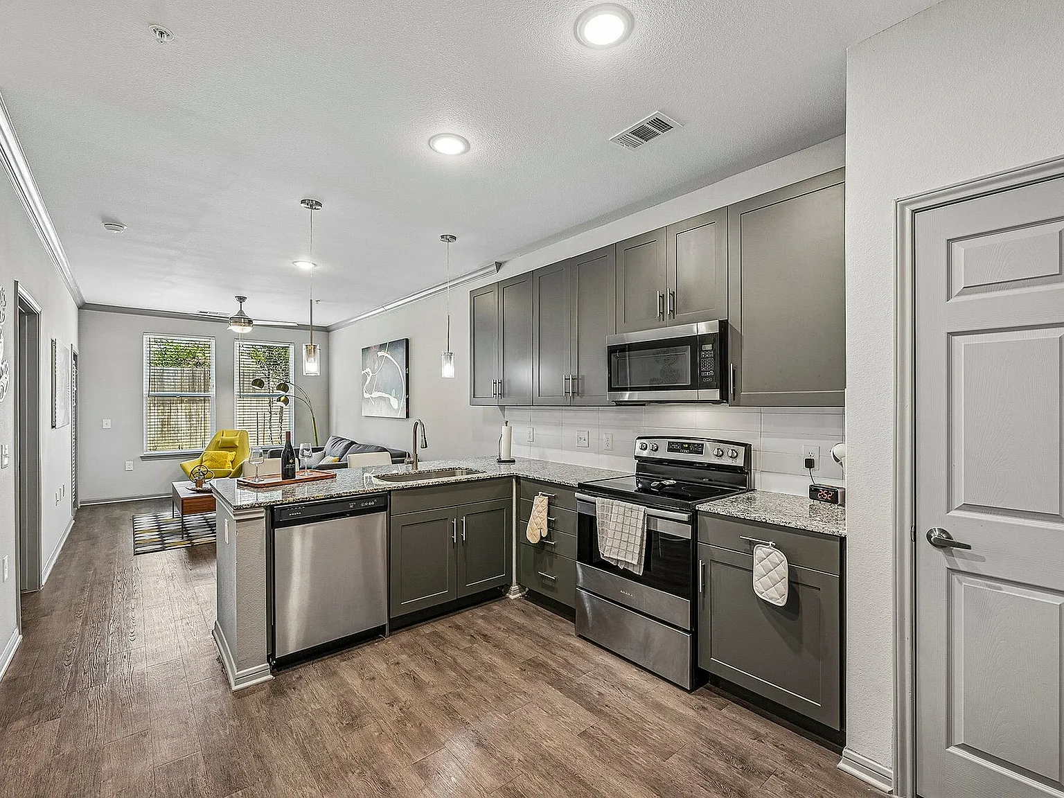 Haven at Bellaire — Photo 4