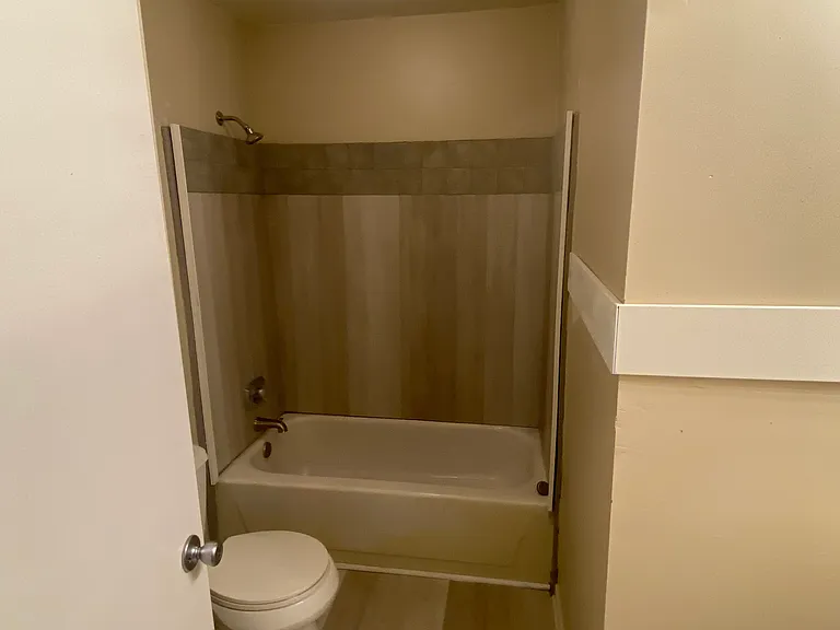 100 Brighton Hill Rd #10H — Photo 12
