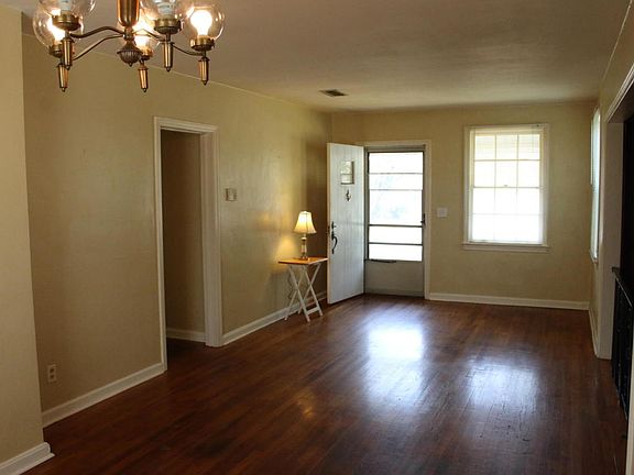 2nd image of 4943 Bridgewater Cir
