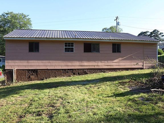 3rd image of 2021 Carol St