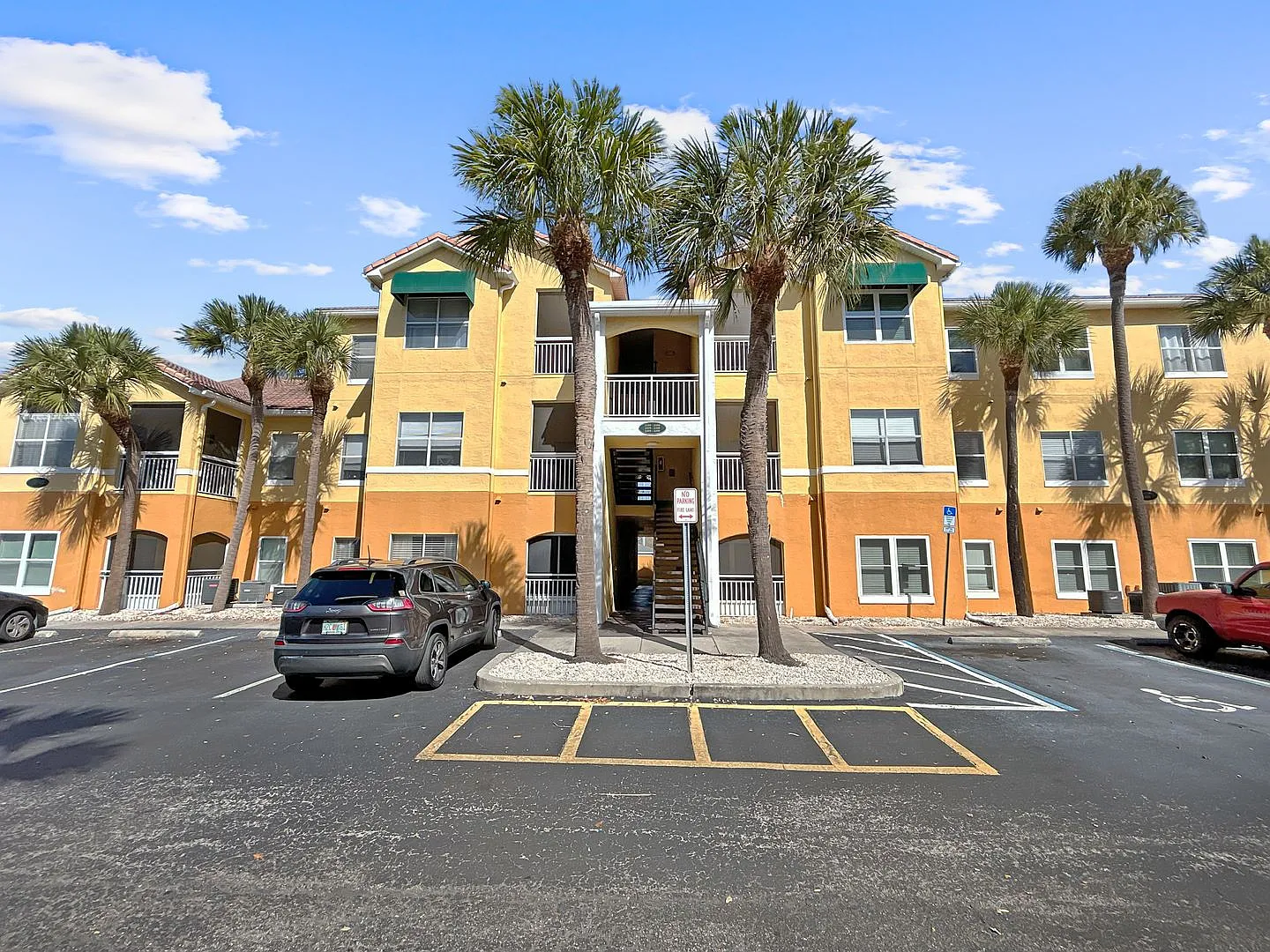 Amazing Furnished or Unfurnished 2-Bedroom Condo in Seminole less than 2 miles from the Beach! — Photo 1