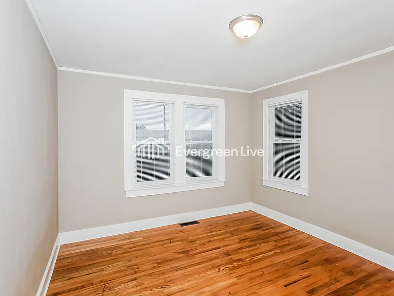 1305 Lorick Ave — Photo 9