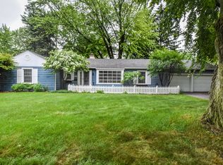 401 Maple Ln, Geneva, IL 60134