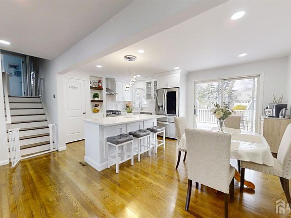 5th image of 13 Moryan Rd