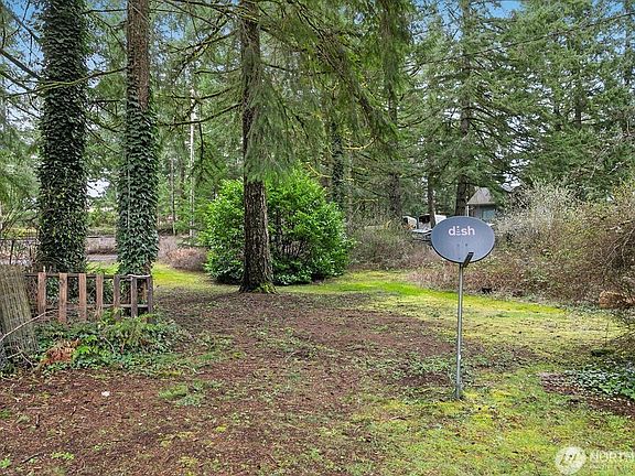 3rd image of 151 NE Deerwood Drive