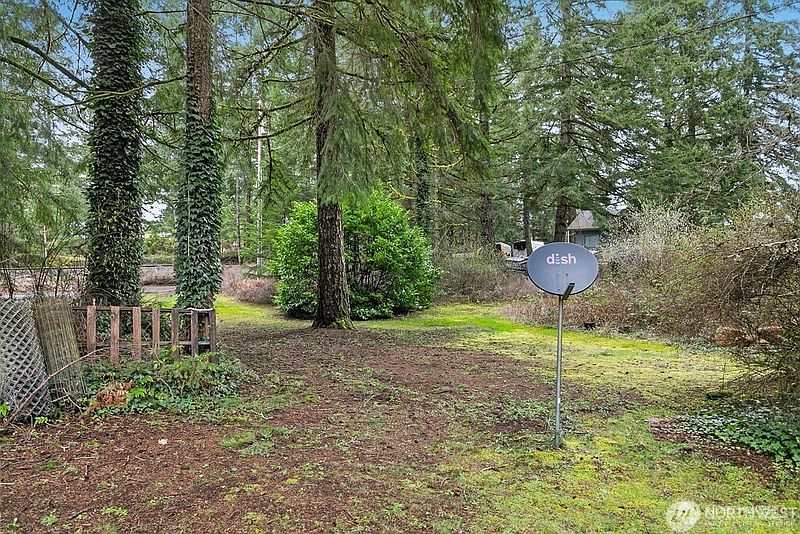 3rd image of 151 NE Deerwood Drive