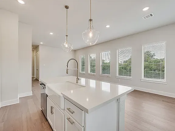 920 Ash Rd — Photo 5