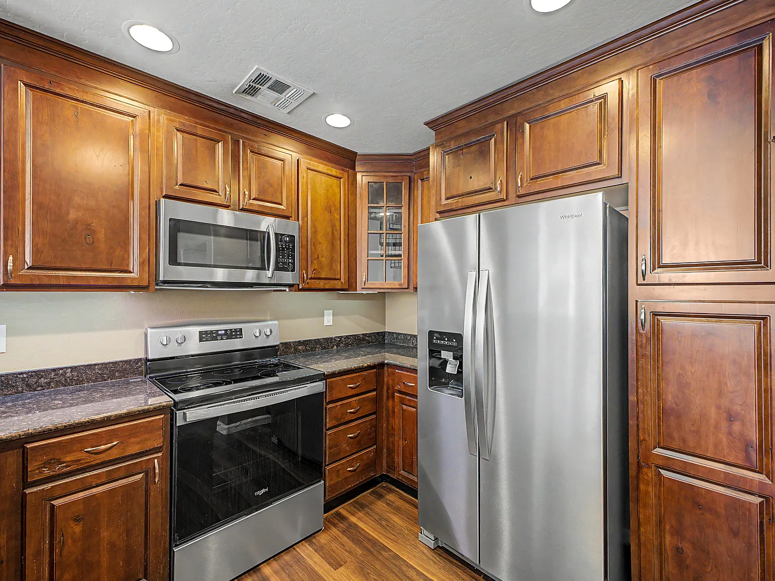 3 bed, 1463 sqft, $2,150 — Photo 3