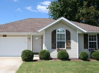335 Dolphin Ct, Sparta, MO 65753