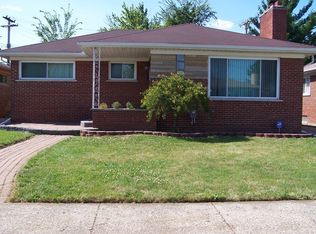 18092 Ash Ave, Eastpointe, MI 48021