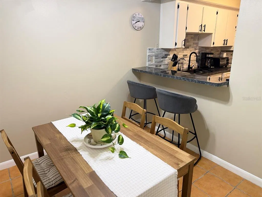 2 bed, 1.5 bath, 853 sqft, $2,000 — Photo 4