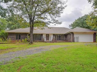 10232 Woodview Dr, Oklahoma City, OK 73165