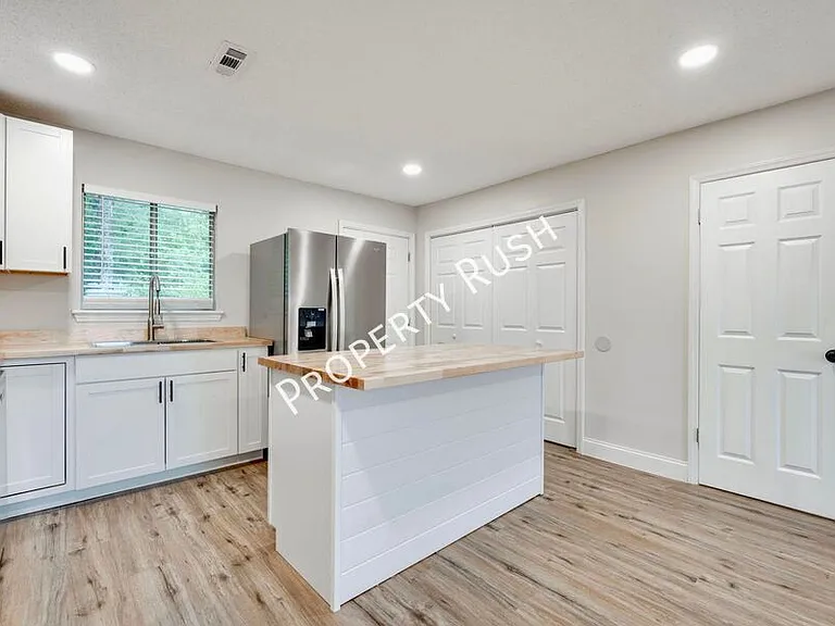 2323 Green Forest Dr #A — Photo 8