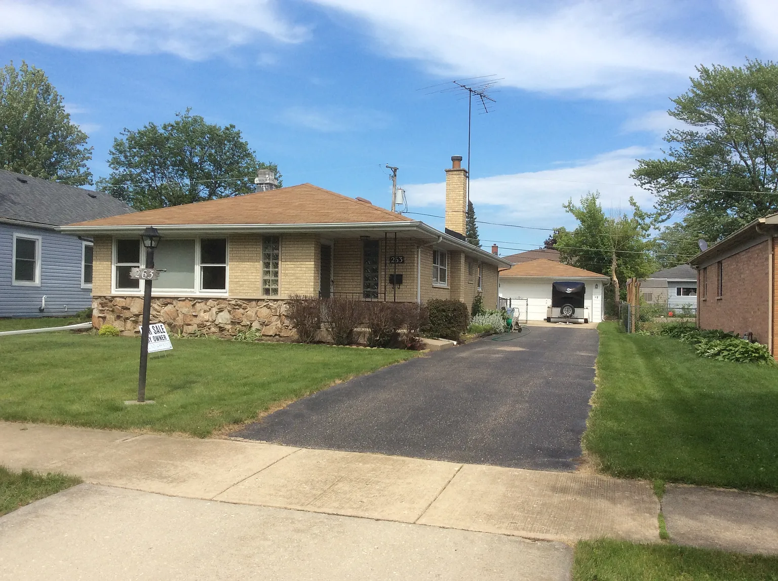 263 N Craig Pl photo 1
