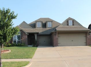 2032 E 135th St S, Bixby, OK 74008