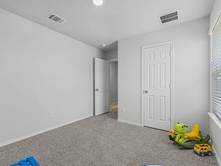 4011 Baerlon Cv — Photo 21