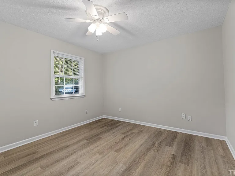 1823 White Oak Rd #B — Photo 11