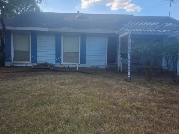 822 Woodrow St, Arlington, TX 76012