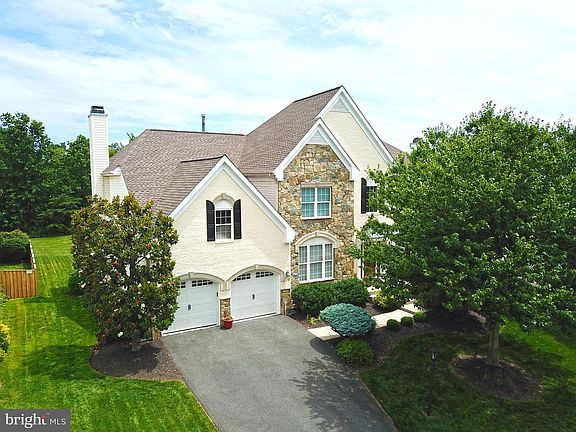 3rd image of 43256 Katie Leigh Ct