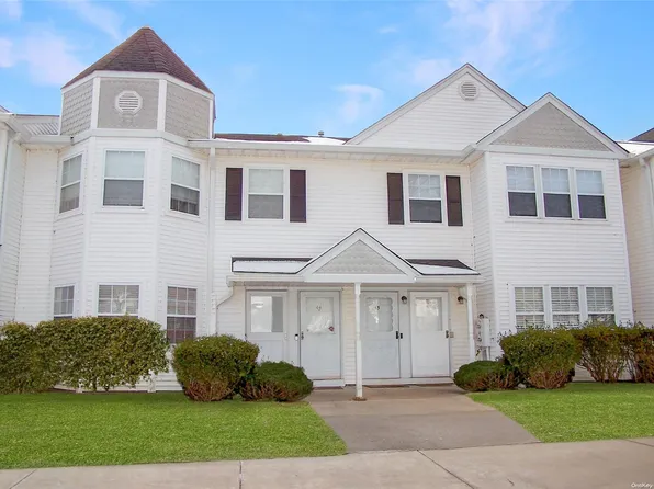 44 Country View Lane #44, Middle Island, NY 11953