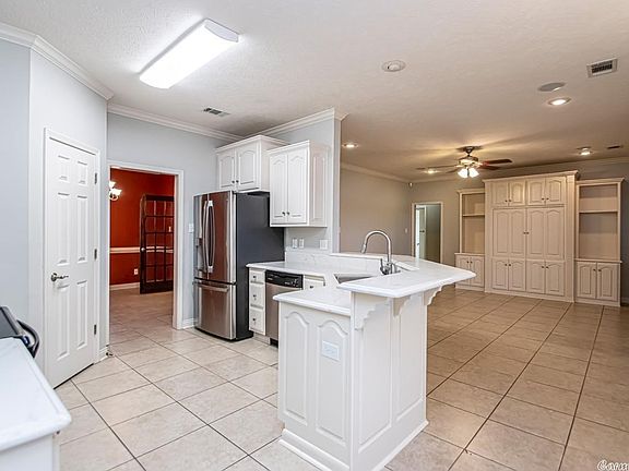 4th image of 2417 Lakewood Cir