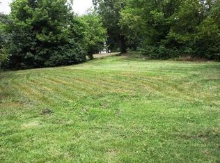 9700 Hillcrest Rd, Kansas City, MO 64137