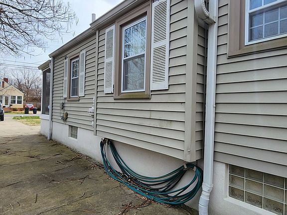 3rd image of 216 Exchange Ave