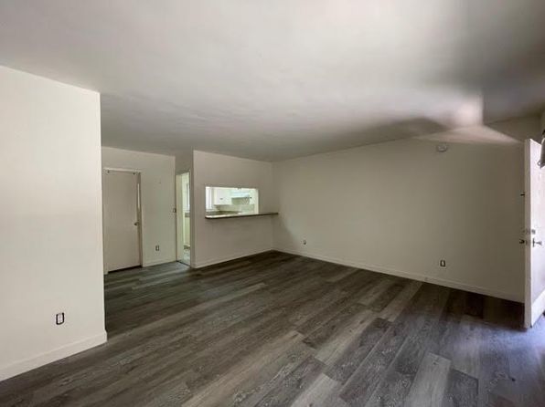 5138 Zelzah Ave #A104