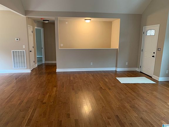 3rd image of 801 Lakeshore Cir