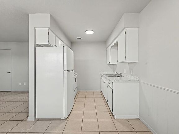 5th image of 1243 W Sunset Dr