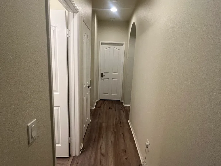 27922 Crescent Ct — Photo 13