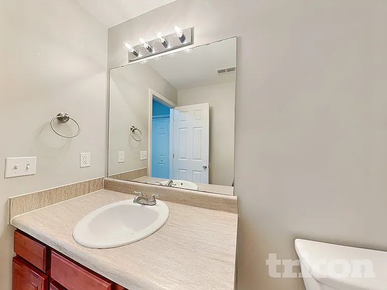 205 Lossie Ln — Photo 13